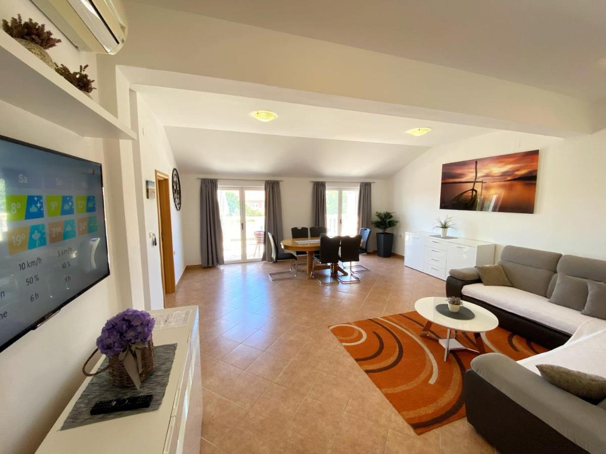 Apartments Saric Biograd Na Moru Eksteriør billede