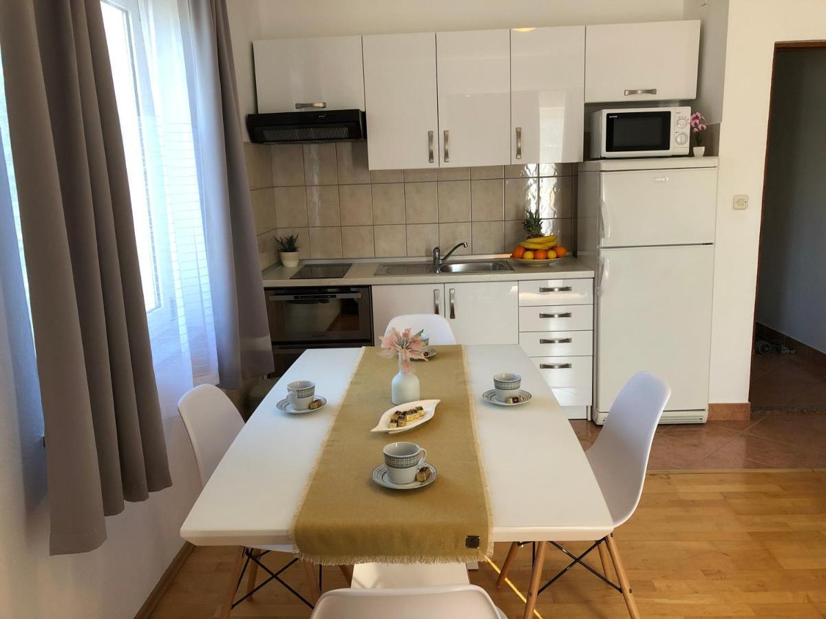 Apartments Saric Biograd Na Moru Eksteriør billede